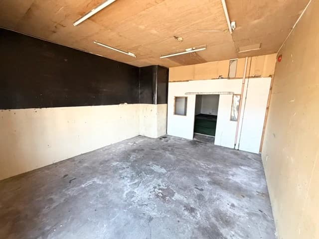 ・旧国道5号線沿い1階路面店！